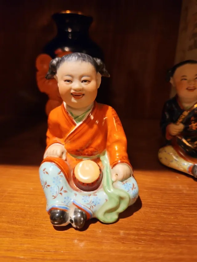 Figuras orientales decorativas