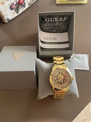 Reloj Guess Dorado