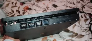 PS4 Slim 1TB Negra + Accesorios