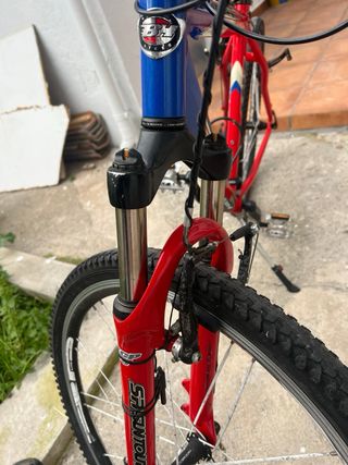 Bicicleta de Montaña BH Roja