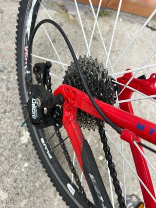 Bicicleta de Montaña BH Roja