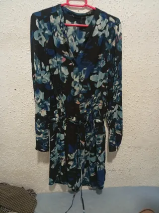 Vestido estampado floral negro y azul