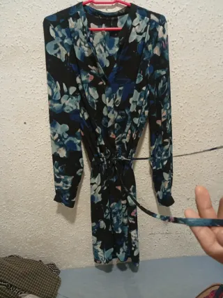 Vestido estampado floral negro y azul