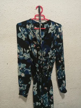 Vestido estampado floral negro y azul