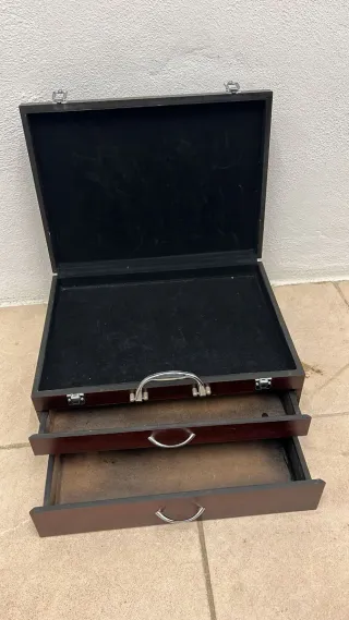 Maletín de coleccionista con cajones