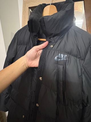 Abrigo Nike Negra Acolchada Mujer