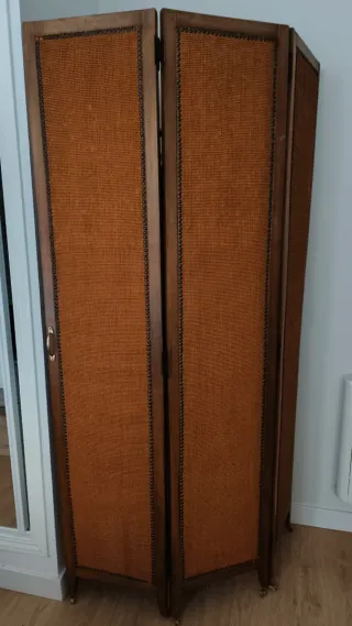 Biombo de madera con tela