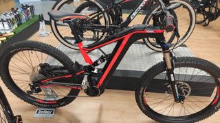 Bicicleta eléctrica BH Atom X