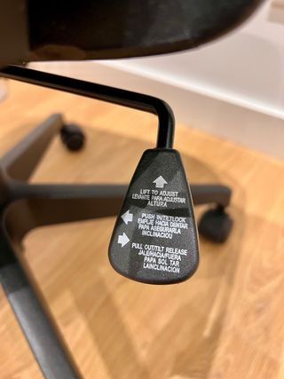 Silla de oficina ergonómica negra