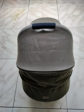 Vari set di passeggini, 10€ ciascuno.