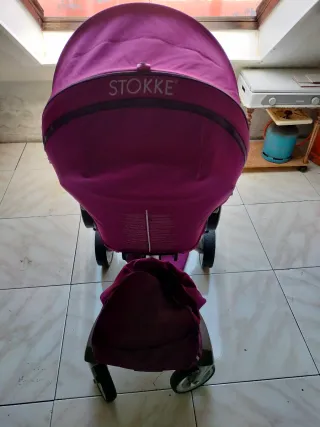 Vari set di passeggini, 10€ ciascuno.