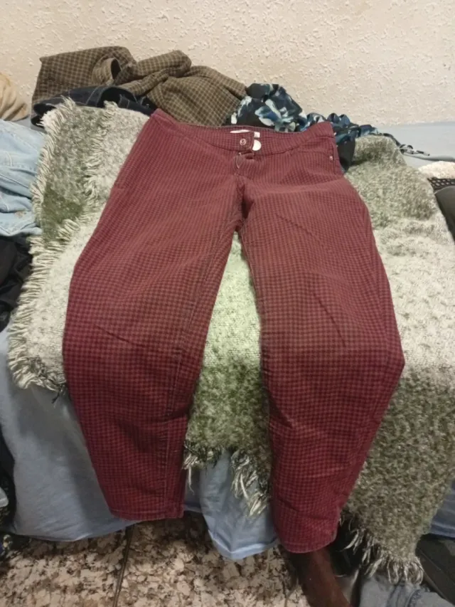 Pantalón cuadros rojo y marrón
