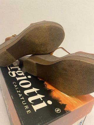 Sandalias cuña T37 Marrón y Dorado