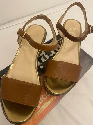 Sandalias cuña T37 Marrón y Dorado