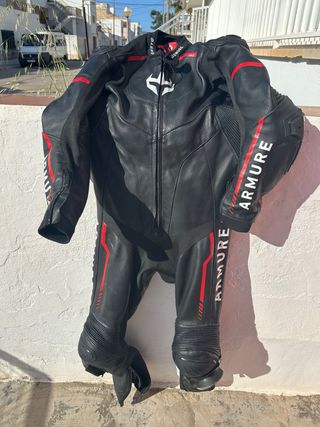 Mono, Botas y Guantes de Moto ARMURE