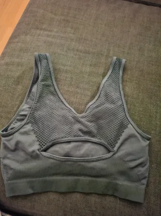 Top deportivo Boomerang gris