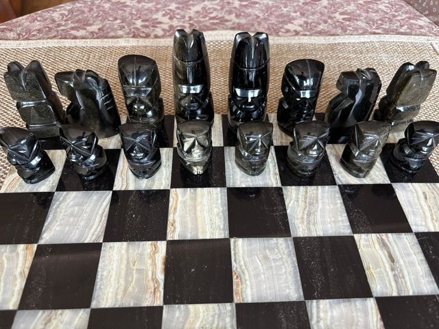 Scacchi di Onice, Ossidiana e Cristallo