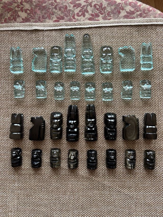 Scacchi di Onice, Ossidiana e Cristallo