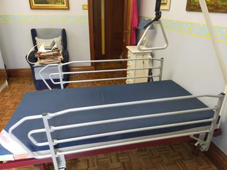 Cama articulada eléctrica de hospital