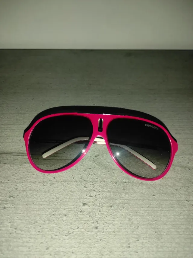Gafas de sol Carrera rojas y blancas