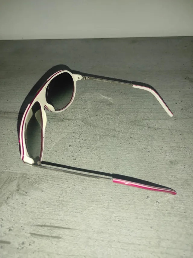 Gafas de sol Carrera rojas y blancas