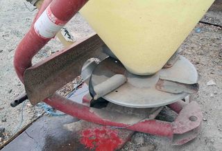 Abonadora centrífuga poliéster 400 kg