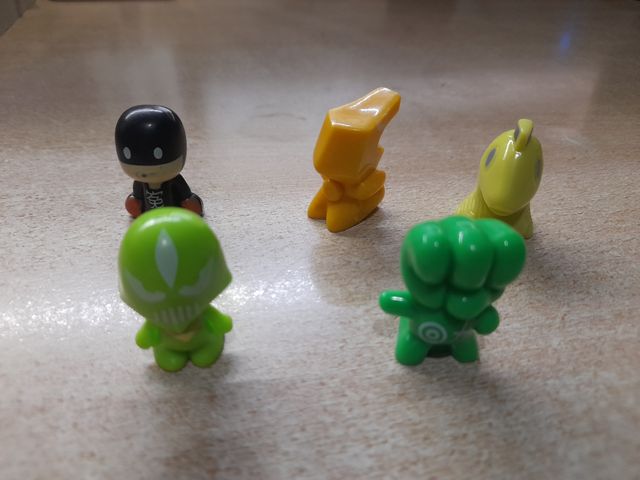 Lote 5 Figuras GOGOS