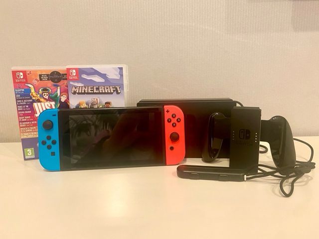 Nintendo Switch V2 (2020) con accesorios y juegos