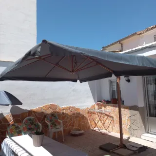 Sombrilla de tela gris