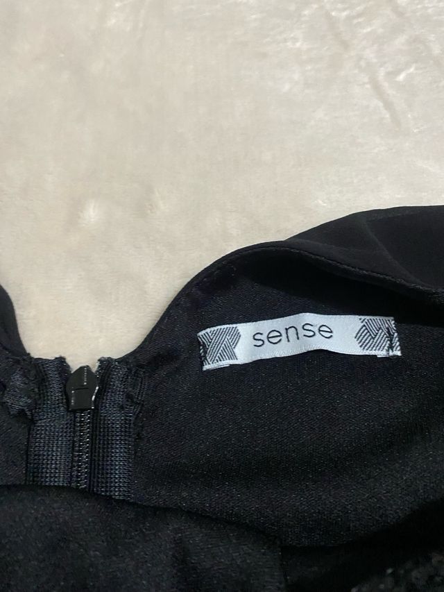 Vestido negro con lentejuelas