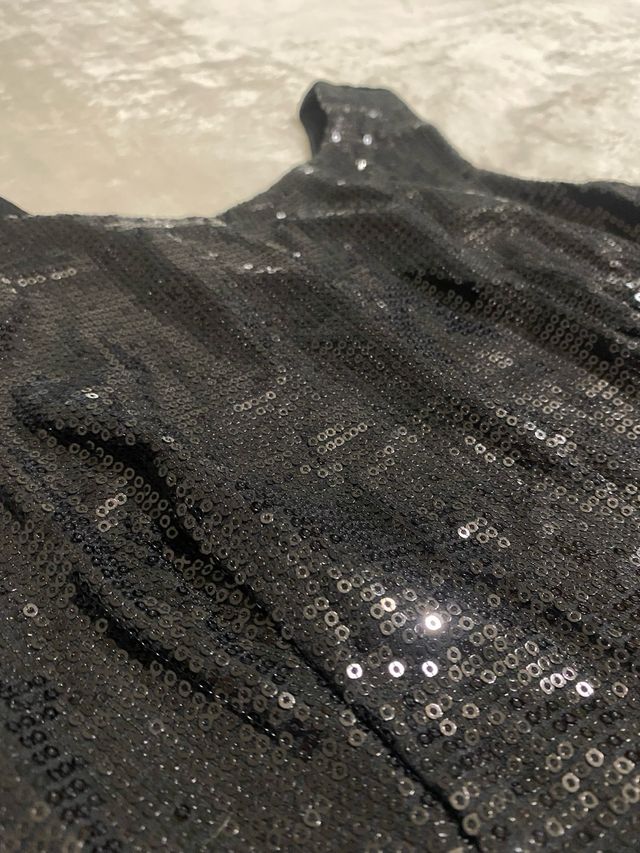Vestido negro con lentejuelas