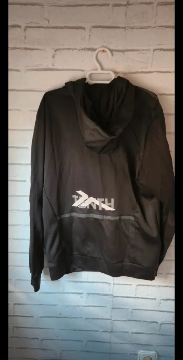 Sudadera Tenth con cremallera y capucha