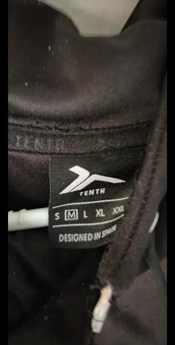 Sudadera Tenth con cremallera y capucha