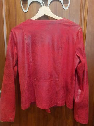 Chaqueta cuero roja mujer