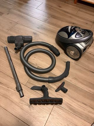 Aspirador Ufesa Selecta sin bolsa