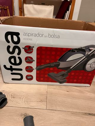 Aspirador Ufesa Selecta sin bolsa