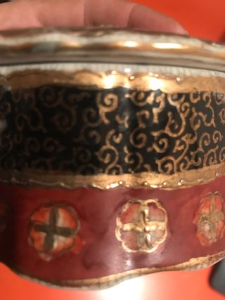 Antigua caja china de porcelana. Sellada