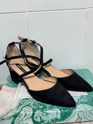 Zapatos de tacón negros