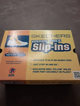 Zapatillas Skechers Negras y Doradas