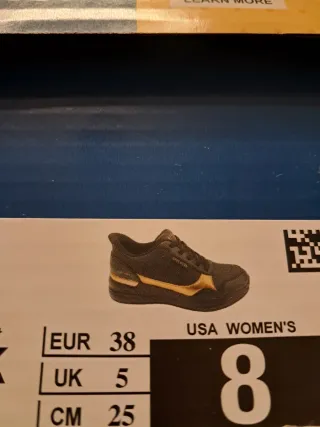 Zapatillas Skechers Negras y Doradas
