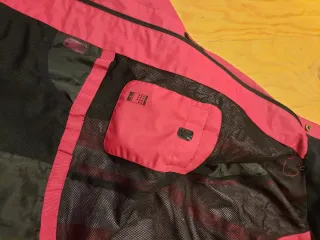 Cortavientos Crivit fucsia