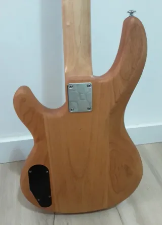 Bajo Eléctrico Yamaha