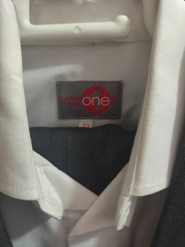 Traje de comunión gris