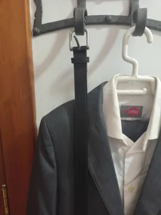 Traje de comunión gris