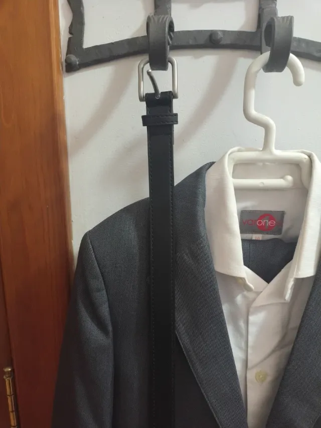 Traje de comunión gris