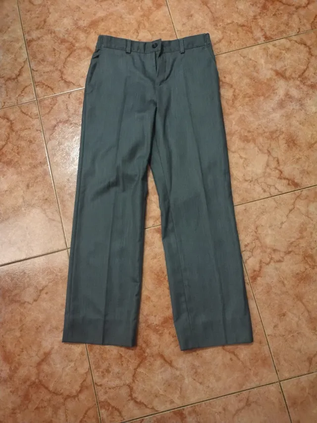 Traje de comunión gris