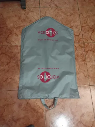 Traje de comunión gris