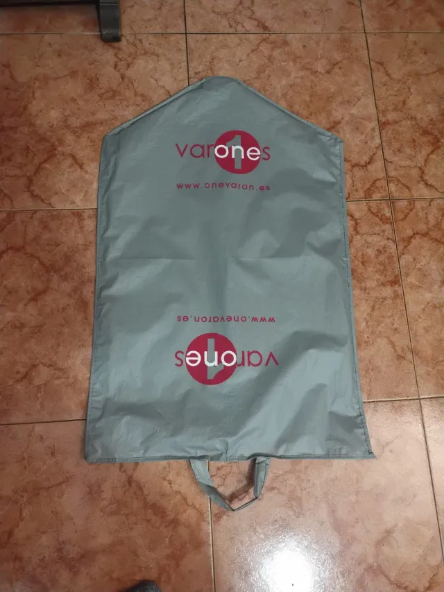 Traje de comunión gris