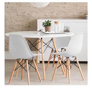 Mesa redonda blanca y 4 sillas