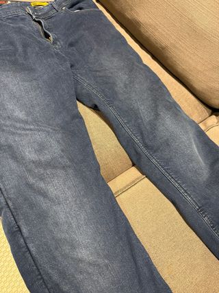 Pantalón vaquero moto